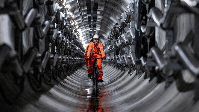 El proyecto de túneles eléctricos de Londres consistió en 18 millas de túneles bajo la capital británica.