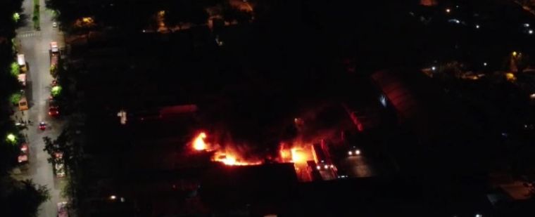 El incendio del Grupo 5 fue filmado por el dron de un vecino de la Zona Foto: Gentileza Agustín Tuseddu