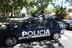 El hombre bajó a cambiar el neumático y le robaron la camioneta