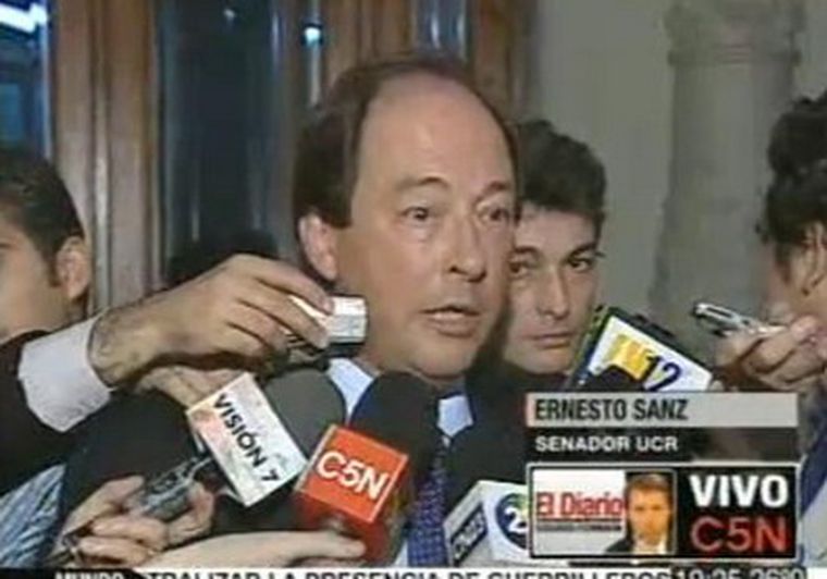 Sanz sigue con su trabajo de buscar adhesiones.