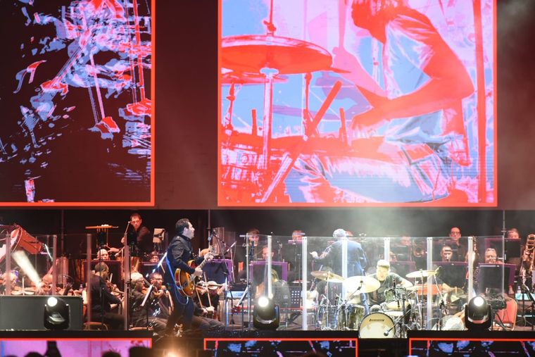 Divididos actuó junto con la Orquesta Sinfónica de la UNCuyo en la Fiesta de la Cosecha Foto: Maximiliano Rios