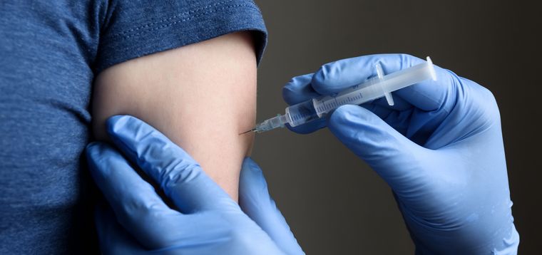 La farmacéutica multinacional AstraZeneca recibió una demanda de una mujer de Río Cuarto Foto: Shutterstock