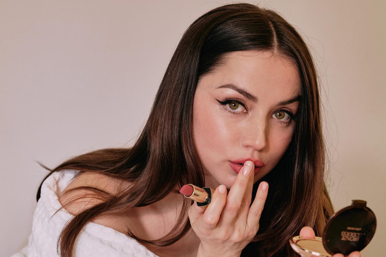 Ana de Armas luce muy enamorada. Foto: Archivo