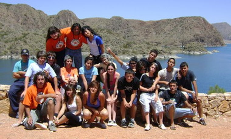 Parte de los ganadores y, de fondo, el espectacular Valle Grande en San Rafael. Foto: Gentileza