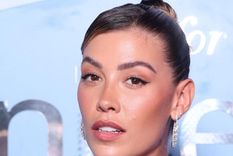 Michelle Salas enamoró con un elegante atendo navideño Foto: Getty Images