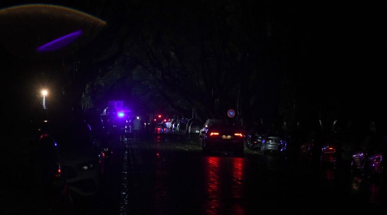 Distintas zonas de Mendoza se quedaron sin luz a causa de la fuerte tormenta. Distintas zonas de Mendoza se quedaron sin luz a causa de la fuerte tormenta.
