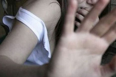 Las nenas eran abusadas por el hombre que su madre invitó a vivir con ellas