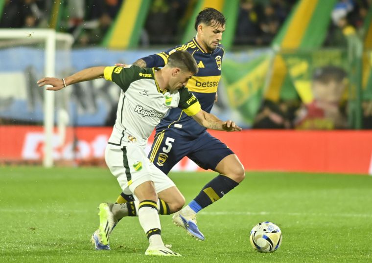 Boca perdió con Defensa y Justicia en el Tito Tomaghello.