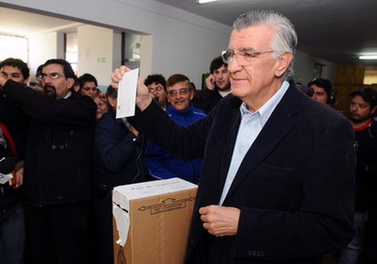 El gobernador podrá aspirar a cumplir 12 años en el poder. Foto: Alf Ponce / MDZ