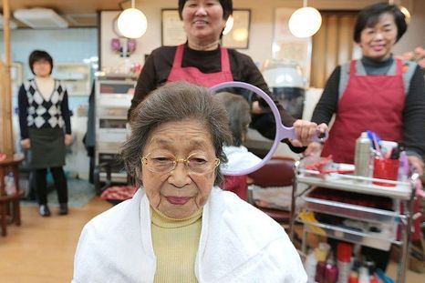 Cuando comenzaron los registros en 1963, solo había 153 centenarios en Japón; ahora hay 107.677.