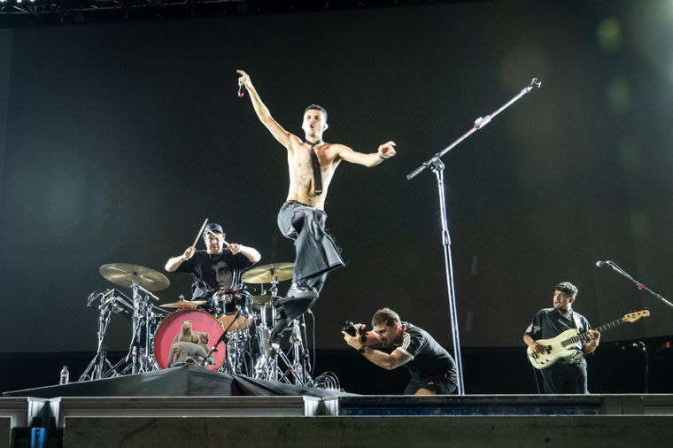 El nuevo rock argentino apuesta por sonidos modernos y estética internacional para conquistar nuevos públicos.