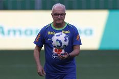 Dorival Junior le bajó la espuma a las fuertes declaraciones de Raphinha. Foto: EFE