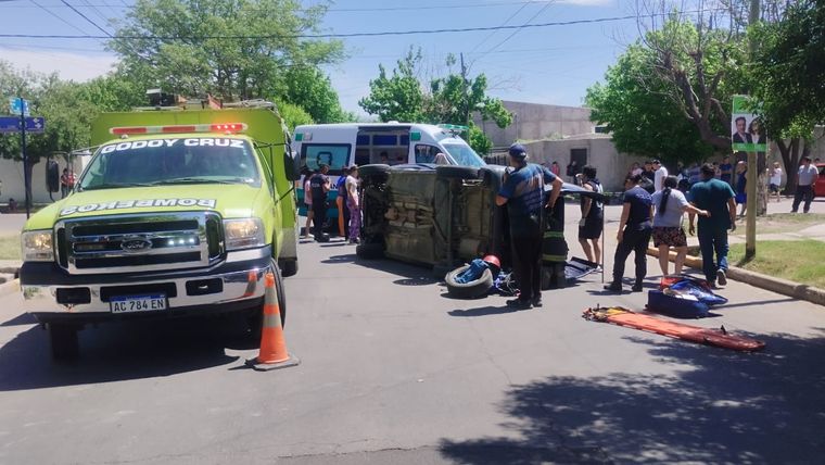 El choque terminó con tres niños y una persona mayor heridos.