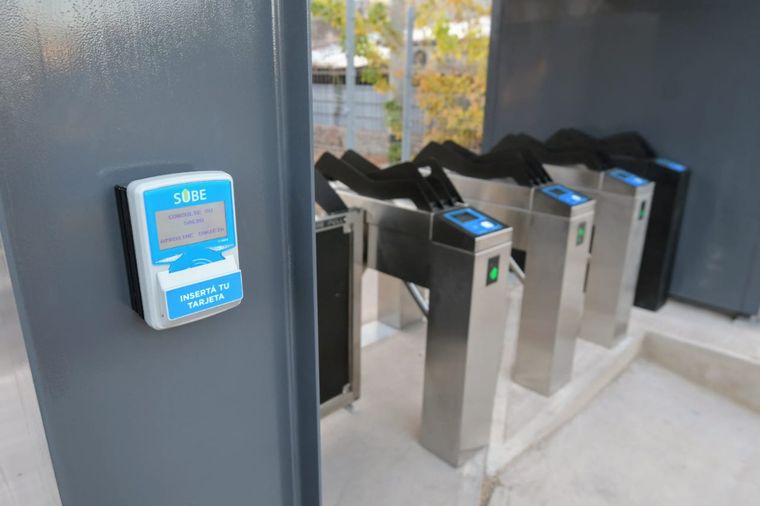 Los molinetes de la estación Lugones se encuentran habilitados Los molinetes de la estación Lugones se encuentran habilitados