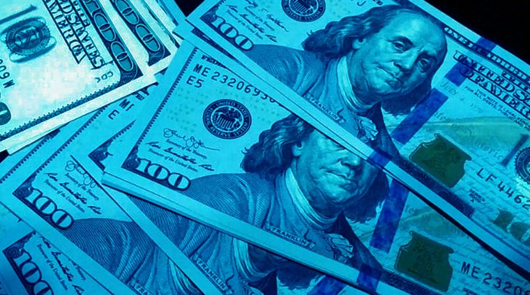 El dólar blue podría subir el lunes tras las PASO. Foto: ALF PONCE MERCADO / MDZ