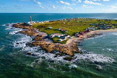Los pueblos de la costa uruguaya ofrecen mar, tranquilidad y veranos sin apuro.