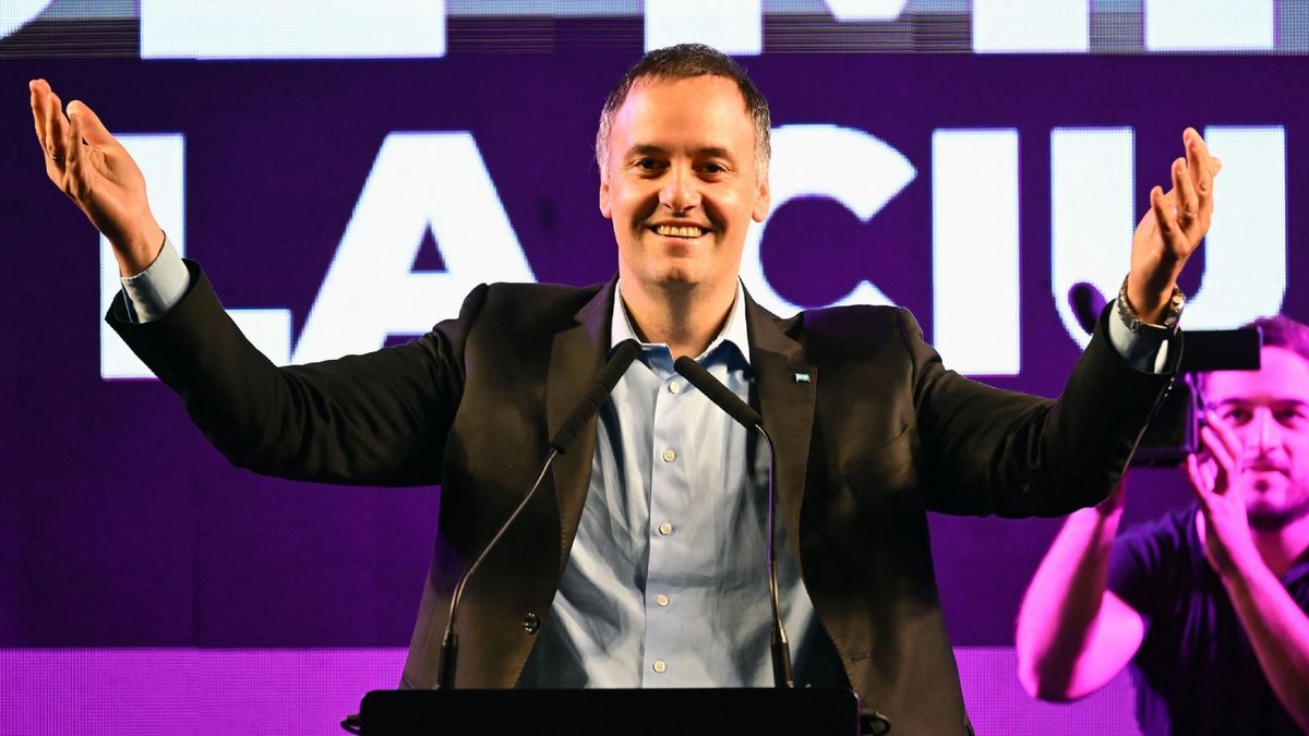 Caso Adorni-vuelo privado: una secretaria del piloto declara por los chats con Marcelo Grandio