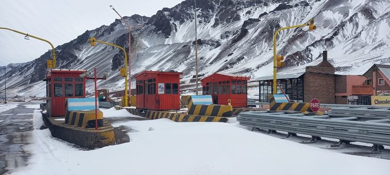 Sigue complicada la situación para los chilenos que están varados en Mendoza Foto: Twitter @PasoCRMza