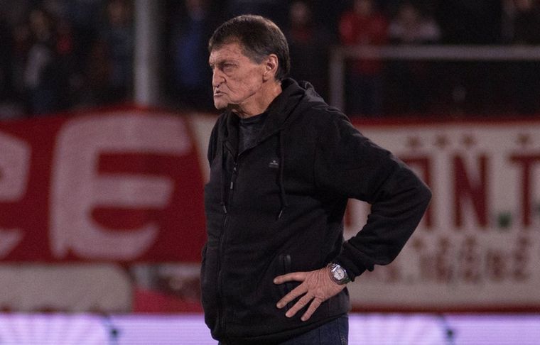 Julio Falcioni El entrenador de Independiente se refirió a las críticas de los hinchas.