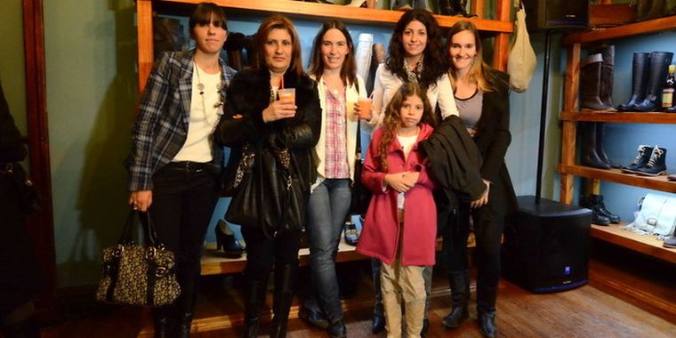 Gimena Miranda, Marcela Martin, Florencia Osorio, Natalia Lara, Dolores Osorio y la pequeña Delfina Carrizo. Foto: Gentileza
