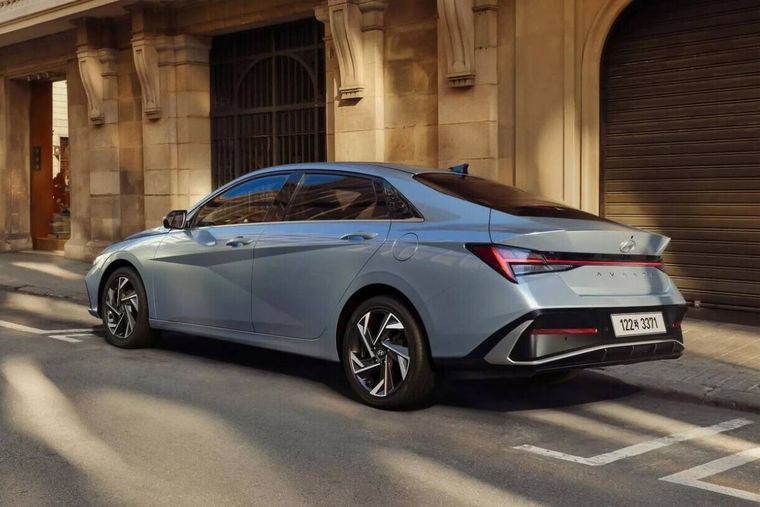 Hyundai Elantra 2024