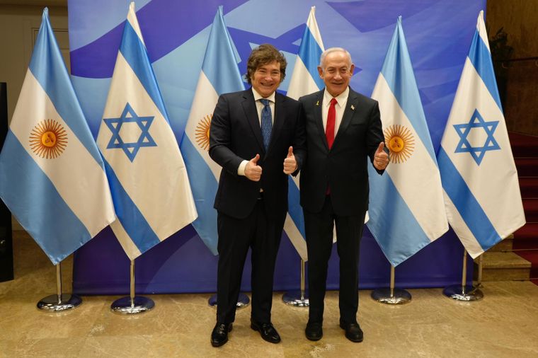El presidente Javier Milei con el primer ministro israelí, Benjamin Netanyahu, tras la cumbre bilateral en Jerusalén en junio. El presidente Javier Milei con el primer ministro israelí, Benjamin Netanyahu, tras la cumbre bilateral en Jerusalén en junio.