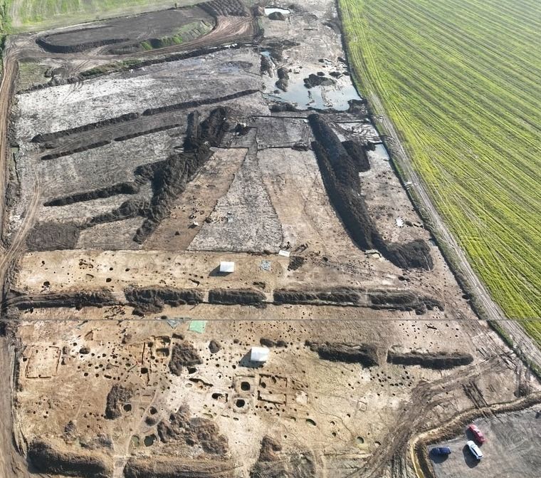 La futura autopista D35 permitió descubrir un gran asentamiento celta que, por su tamaño y estado de conservación, no tiene comparación en Bohemia.