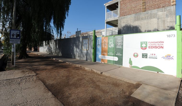 Una de las sedes del Colegio Tomás Alva Edison. Una de las sedes del Colegio Tomás Alva Edison.