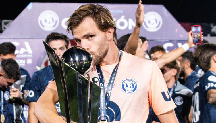 Centurión, con la Copa Argentina.&nbsp;