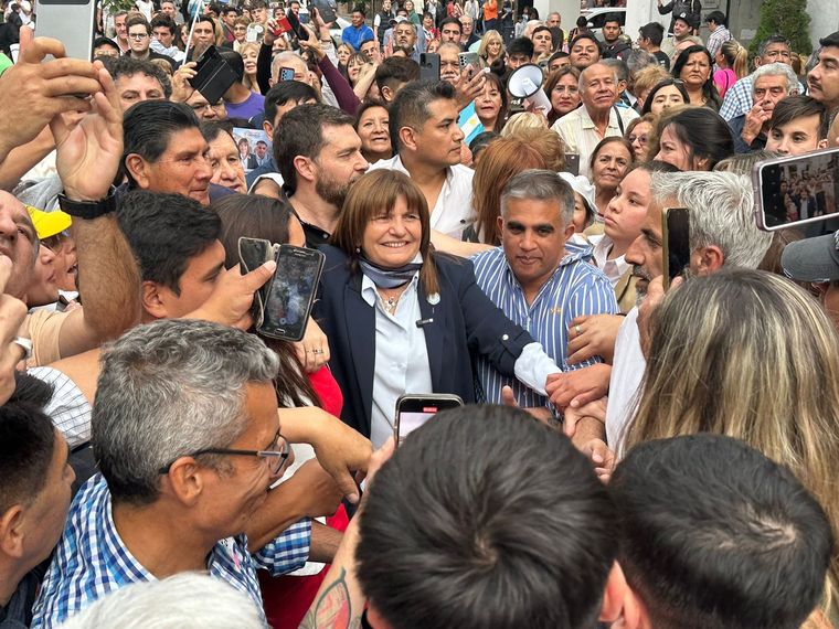 Patricia Bullrich continuó su gira por el interior, visitando Salta y Tucumán