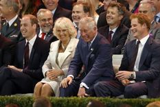 El príncipe Carlos siempre se esforzó para que Camilla Parker Bowles sea aceptada por sus hijos. Foto: ShowBiz Cheat Sheet - https://www.cheatsheet.com/wp-content/uploads/2021/07/William-Camilla-Charles-Harry-1200x716.jpg