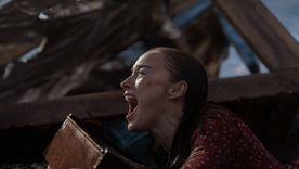 Phoebe Dynevor protagoniza Embestida, lo nuevo de Netflix.&nbsp;