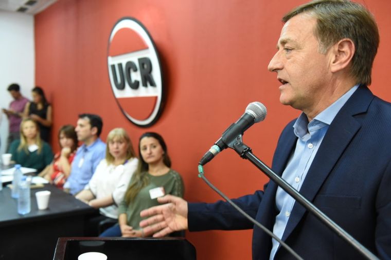 Rodolfo Suarez El gobernador electo en el Congreso de la UCR. Foto: UCR Mendoza