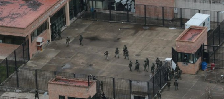 Dentro de la fuga masiva de presos, 13 ya fueron recapturados. Dentro de la fuga masiva de presos, 13 ya fueron recapturados.