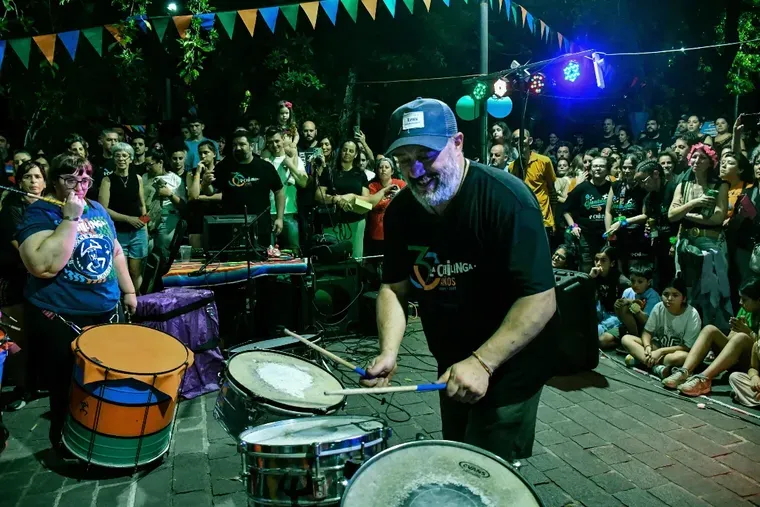 El histórico baterista, pieza fundamental del sonido piojoso, falleció sorpresivamente en su escuela de percusión. El histórico baterista, pieza fundamental del sonido piojoso, falleció sorpresivamente en su escuela de percusión.
