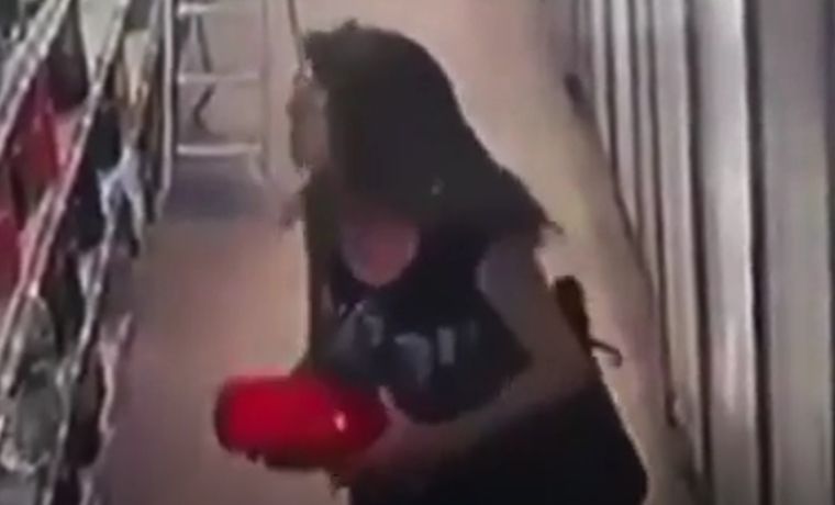 La ladrona ya había sido arrestada en otras ocasiones. Foto: Captura de video