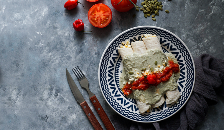 La salsa de pepita de calabaza no solo aporta sabor, sino tambi&eacute;n prote&iacute;nas y grasas saludables, lo que hac&iacute;a de la receta una comida completa para los antiguos mayas.