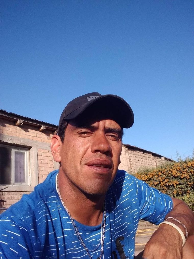 Buscado Si ve a este hombre, debe llamar al 911.