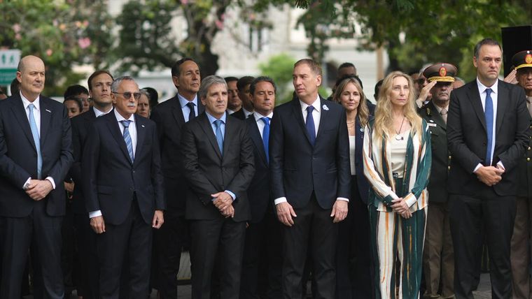 La situación de Manuel Adorni sigue preocupando al gabinete