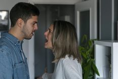 Cuando oímos respondemos como un estímulo, sin análisis. Foto: Freepik