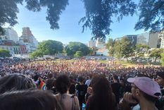 Una multitud se reunió en Parque Lezama Foto: Cuenta de X marta dillon
