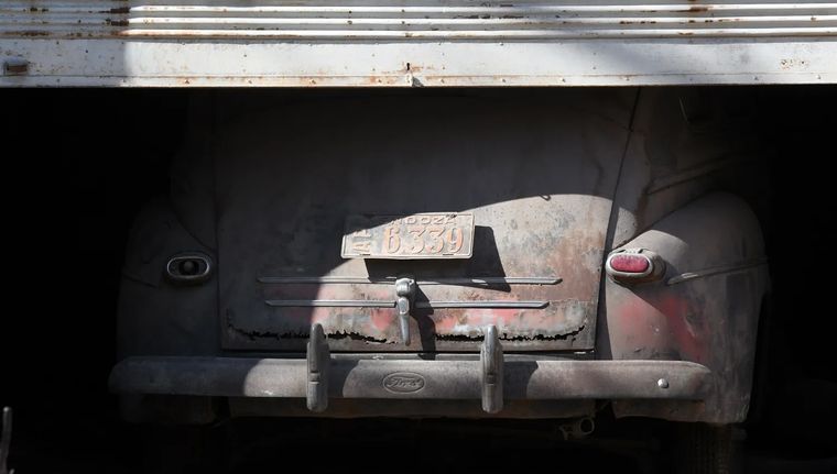 La mansión Notti resurge en el mercado inmobiliario mostrando un interior de novela y la presencia de un Ford del 46 escondido. La mansión Notti resurge en el mercado inmobiliario mostrando un interior de novela y la presencia de un Ford del 46 escondido.