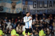 ¿Se baja del Mundial? Lionel Messi volvió a dejar en claro que no tiene una decisión tomada y es día a día. ¿Se baja del Mundial? Lionel Messi volvió a dejar en claro que no tiene una decisión tomada y es día a día.