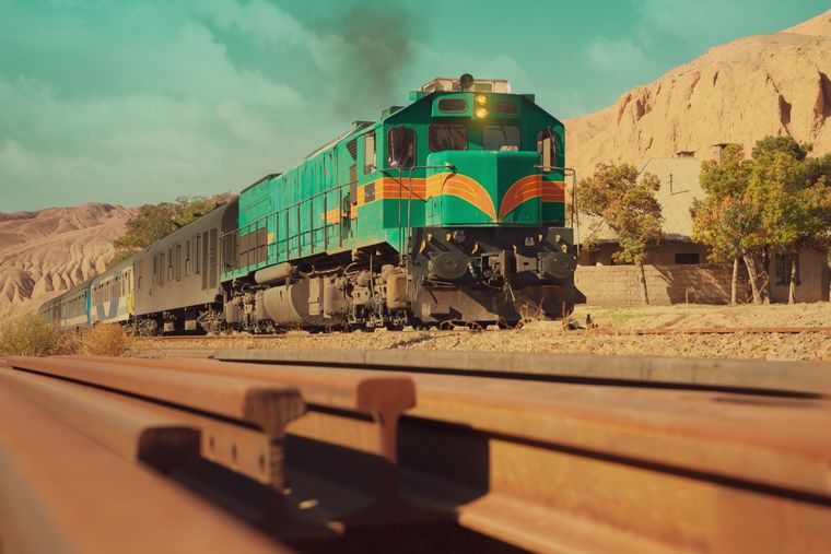 Los trenes de Irán dibujan la historia bélica de la región.