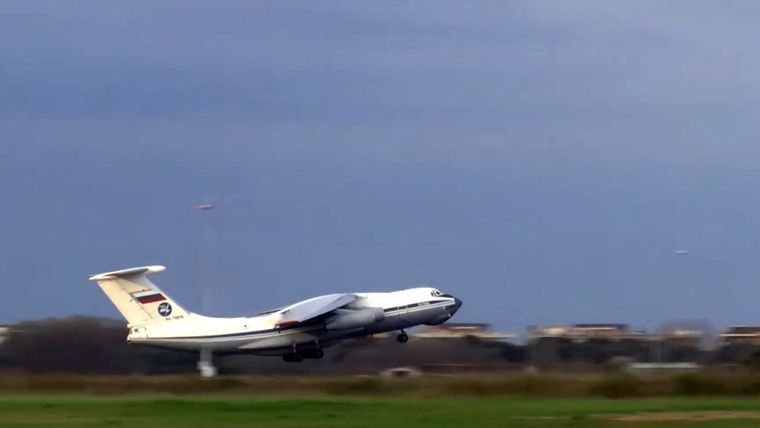 Un avión militar Il-76.
