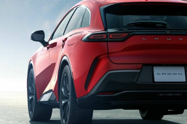 Toyota Crown Sport 2024