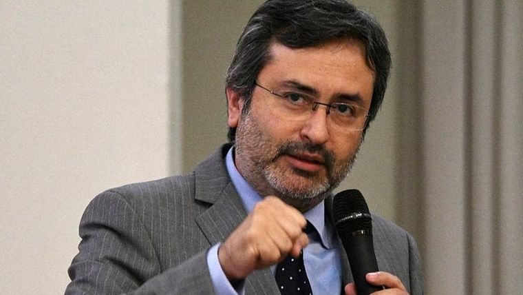 Juan Jiménez Mayor, exministro peruano de Justicia, advierte que Dina Boluarte conducirá un gobierno en crisis Foto: AFP