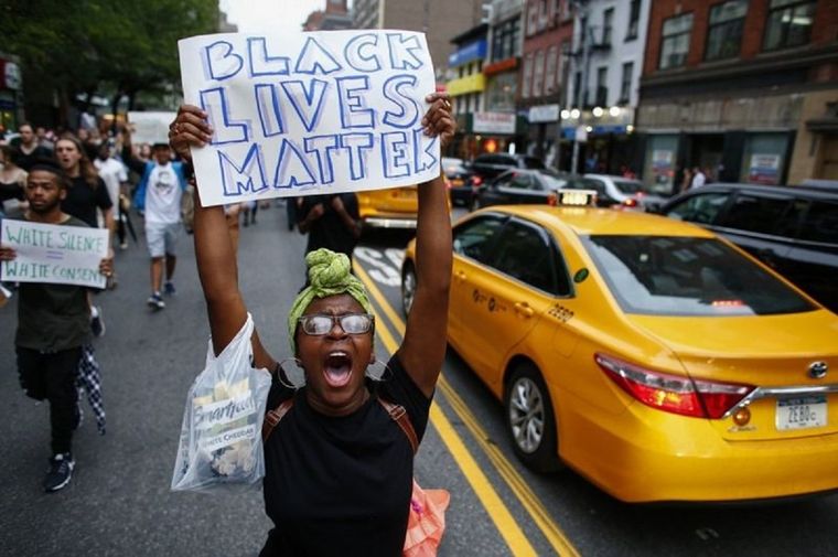 2016 también vio una ola de manifestaciones de BLM por los asesinatos de hombres negros a manos de agentes de policía. GETTY IMAGES