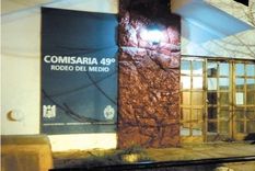 se les rompio una cubierta, frenaron y les robaron todo en maipu