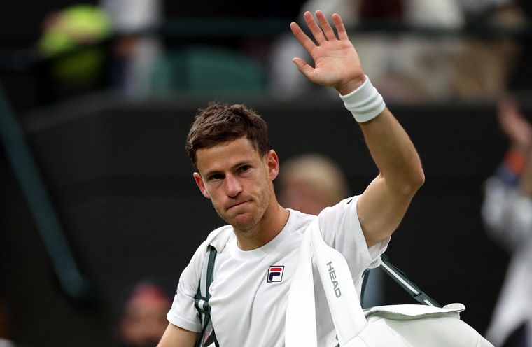 Diego Schwartzman se despide tras caer derrotado ante Jannik Sinner en Wimbledon. Foto: EFE